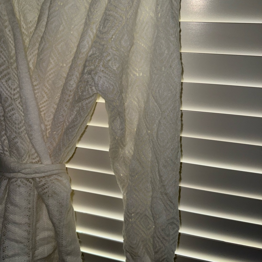 City Chic Cream Textured Wrap Robe - Picture 5 of 9